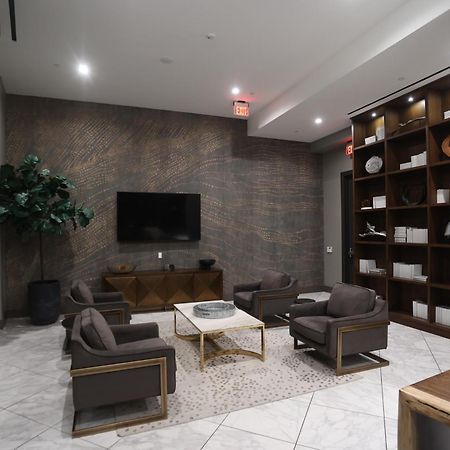 Houston'S Downtown Oasis Aparthotel Exterior photo
