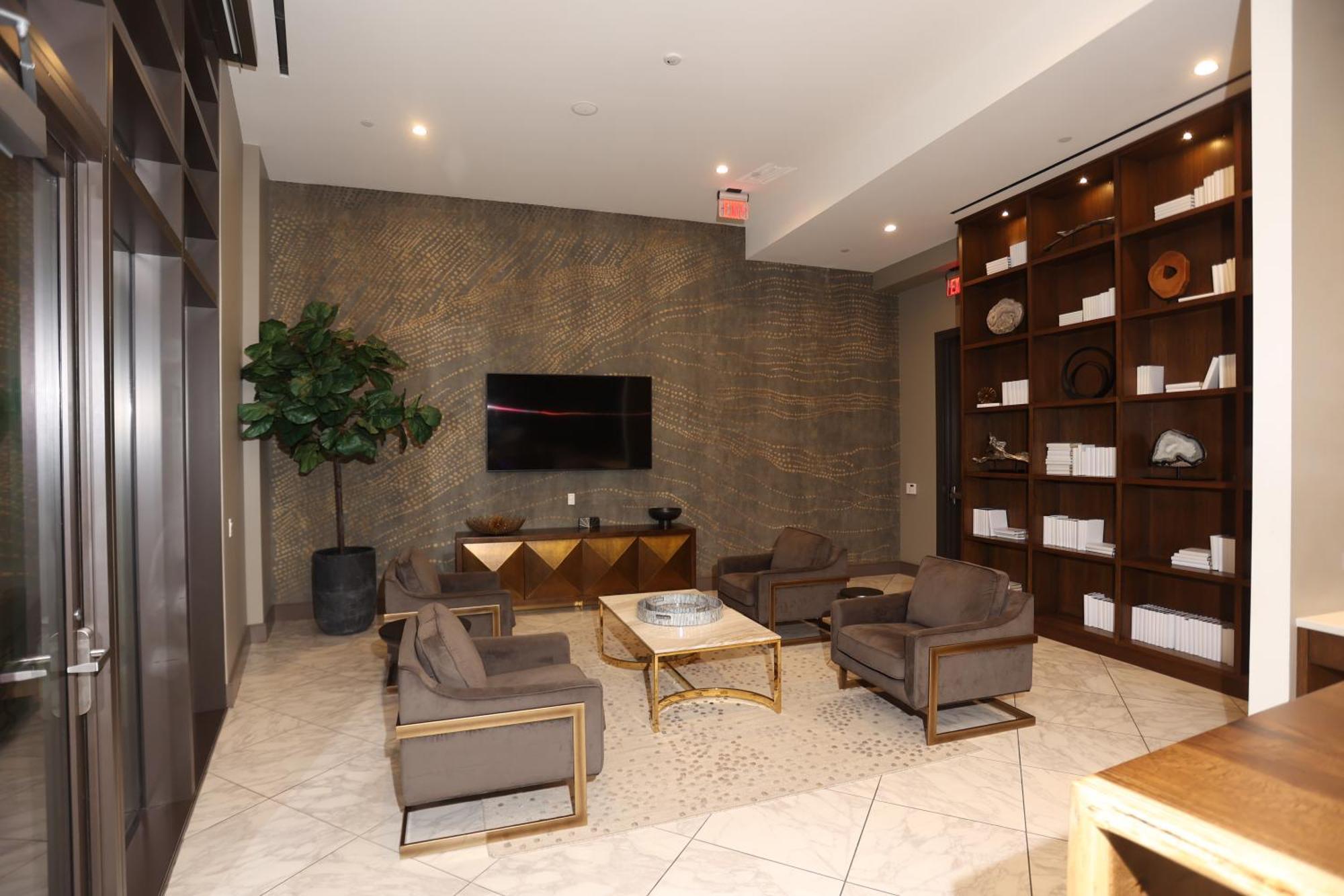Houston'S Downtown Oasis Aparthotel Exterior photo