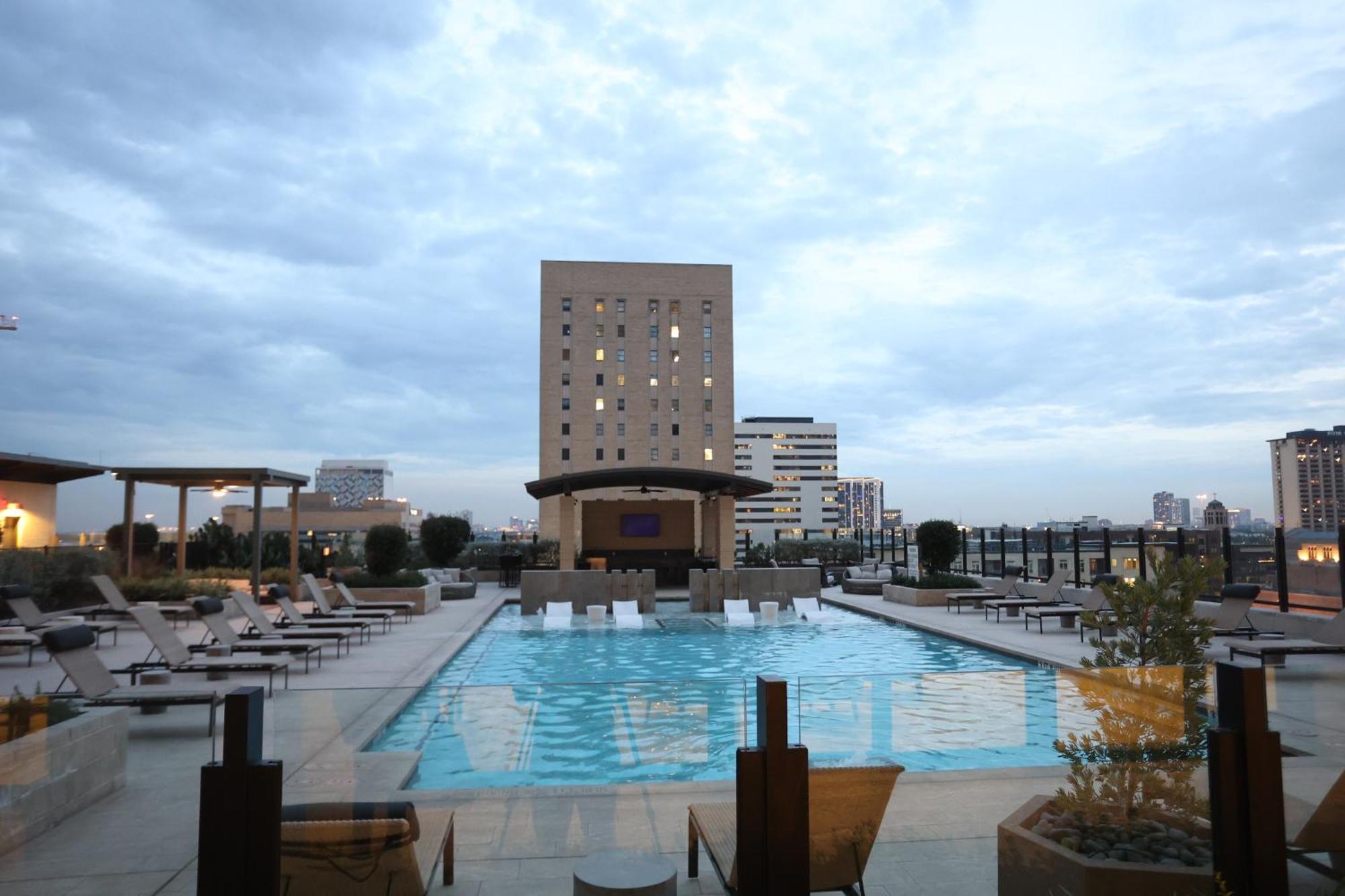 Houston'S Downtown Oasis Aparthotel Exterior photo